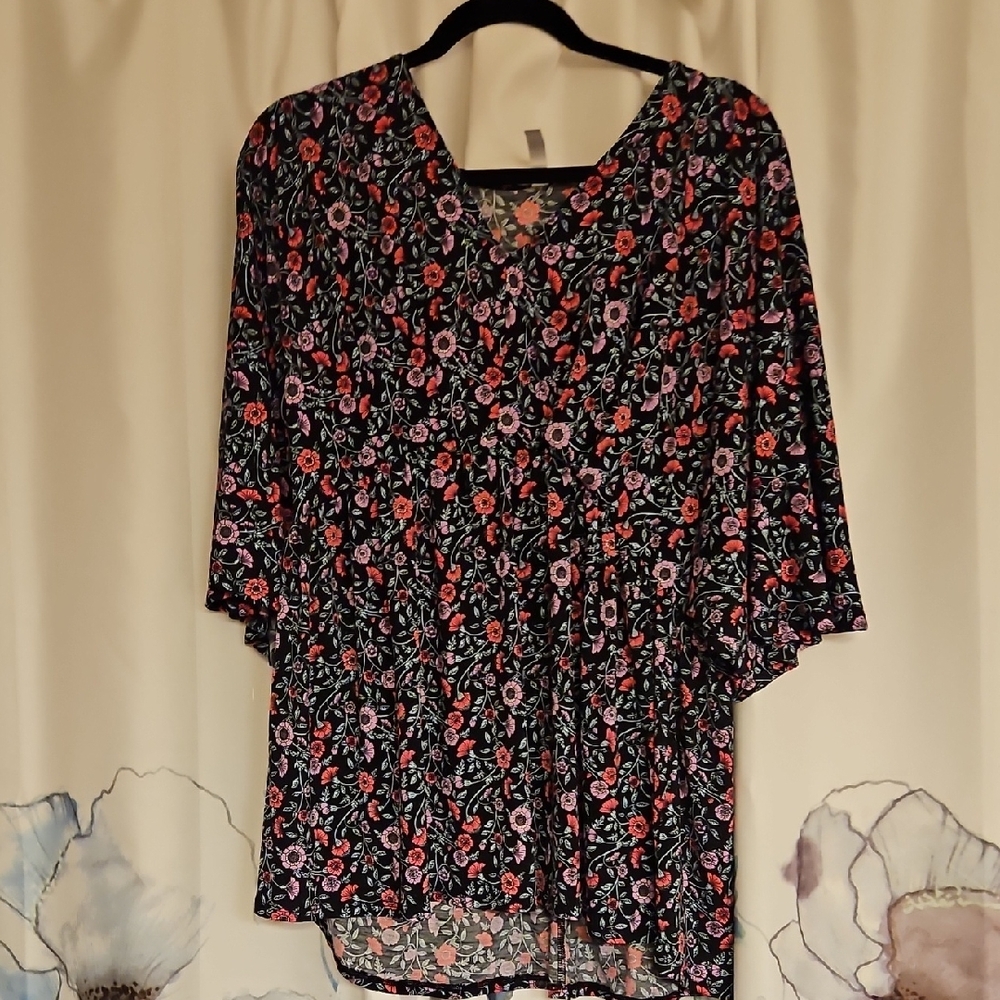 Fits Like An XL Lavendar And Pink Floral Buttoned Blouse Worn Once Like New
